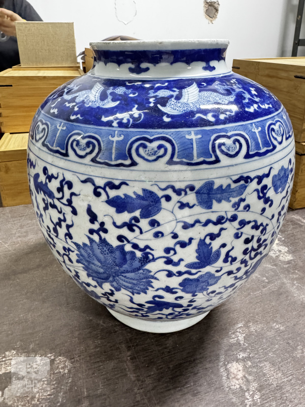 清 青花缠枝莲纹罐 - 图5